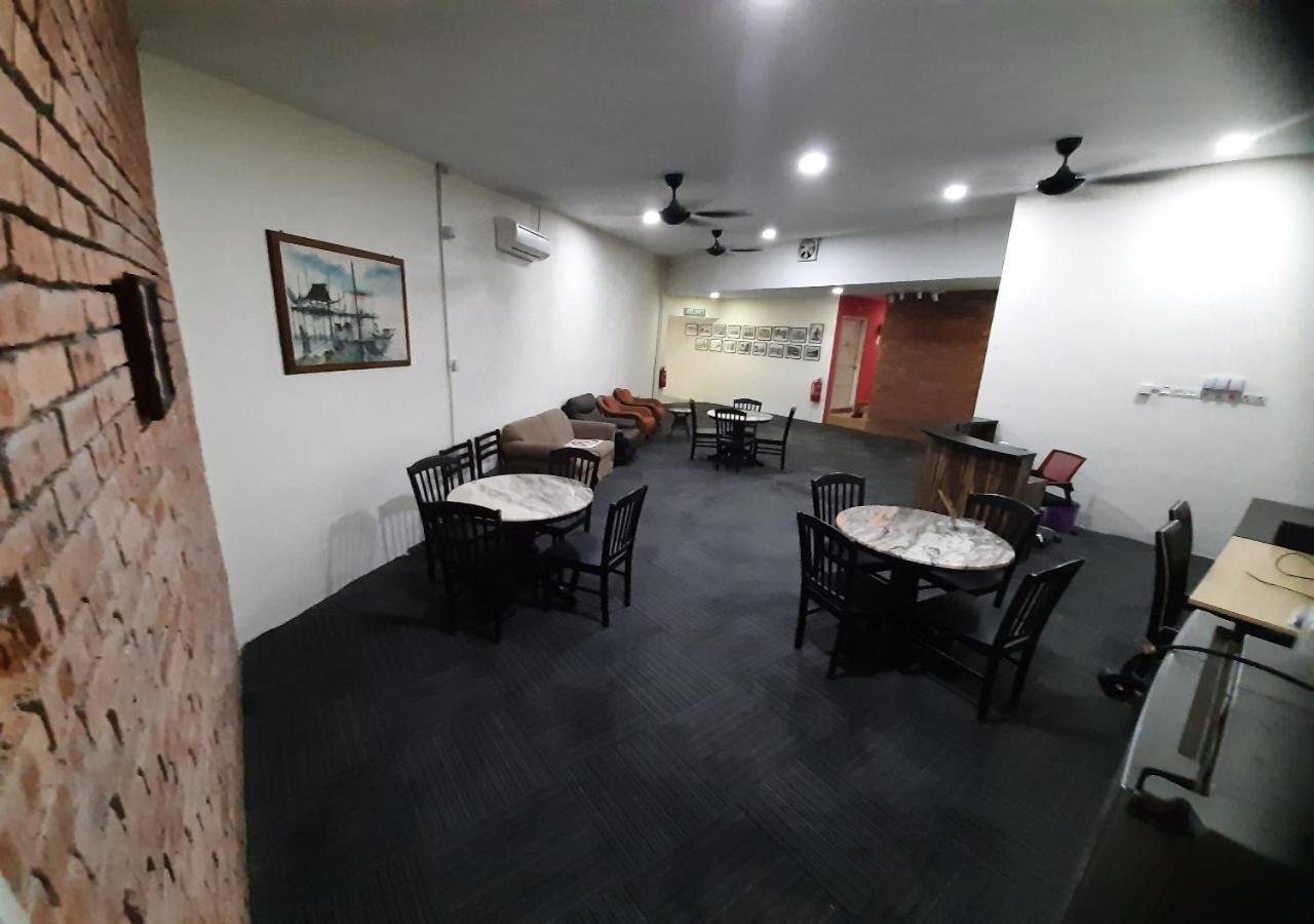 באטו פרינג'י Mn Ferringhi Inn מראה חיצוני תמונה
