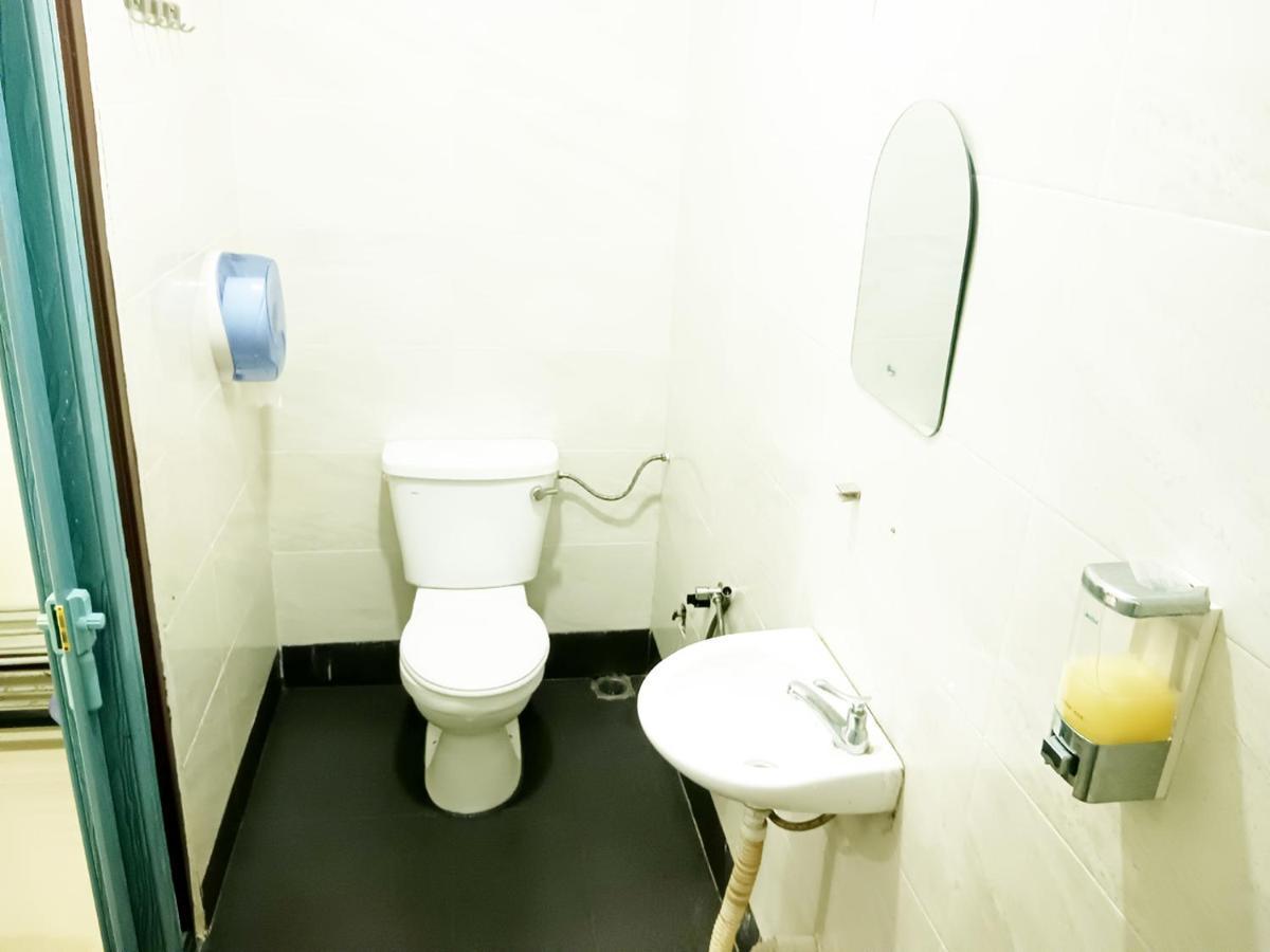 באטו פרינג'י Mn Ferringhi Inn מראה חיצוני תמונה