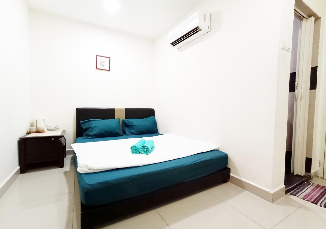 באטו פרינג'י Mn Ferringhi Inn מראה חיצוני תמונה